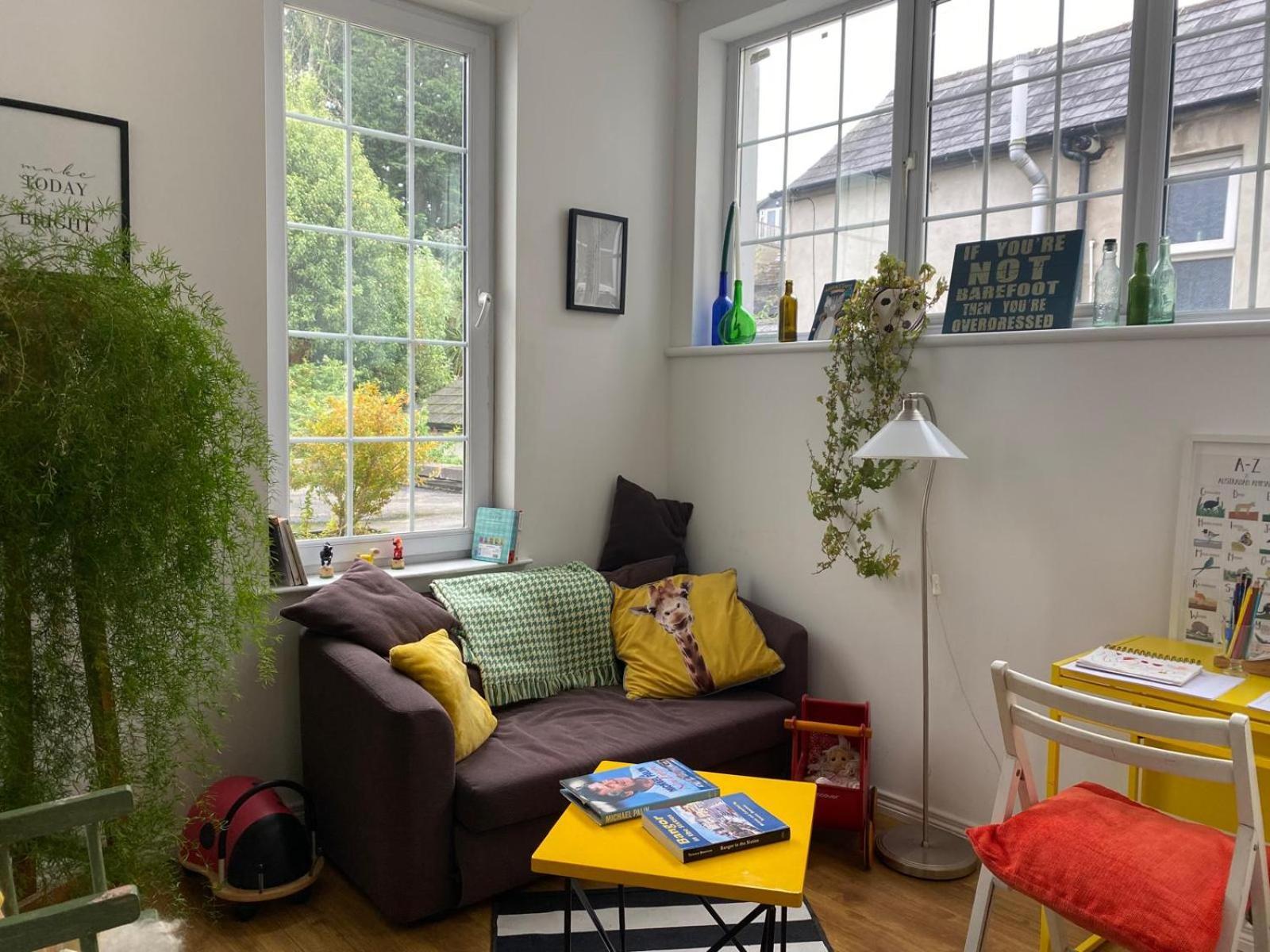 True Colours Apartment In Central Location バンガー エクステリア 写真